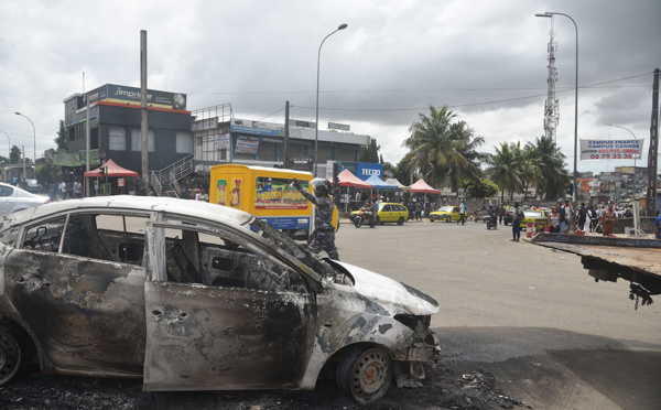 La Côte d'Ivoire plonge dans la crise préélectorale avec sept morts près d'Abidjan