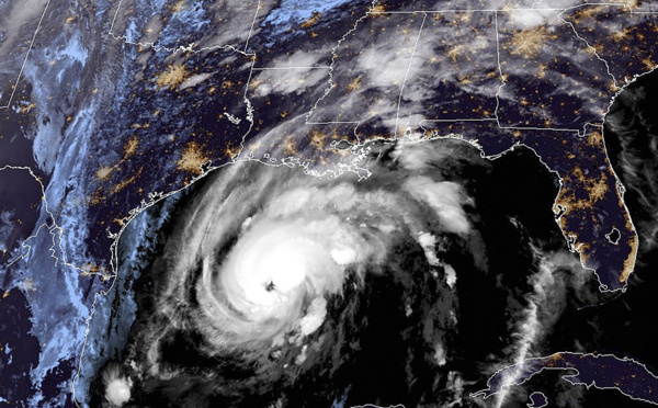 Zeta se renforce en ouragan, atteindra les côtes américaines de Louisiane ce mercredi