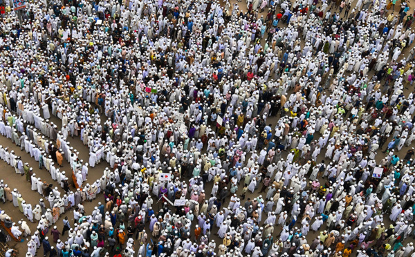 Bangladesh: plus de 50.000 manifestants contre la France à Dacca