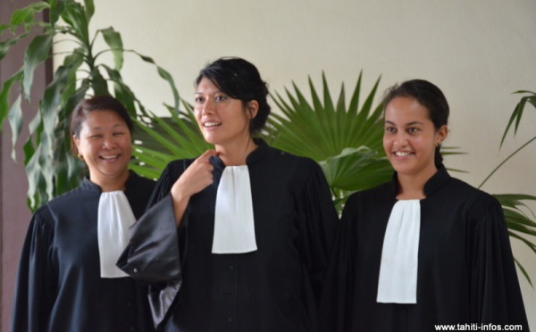 Palais de justice : trois jeunes greffières prêtent serment