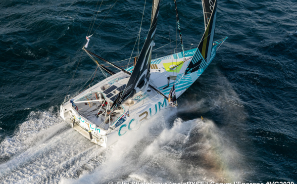 Vendée Globe: le bateau "volant" de Nicolas Troussel a démâté