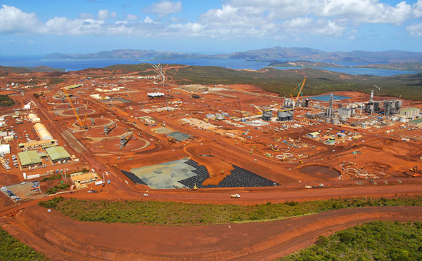 Usine de nickel en Calédonie: intervention des forces de l'ordre pour lever des blocages