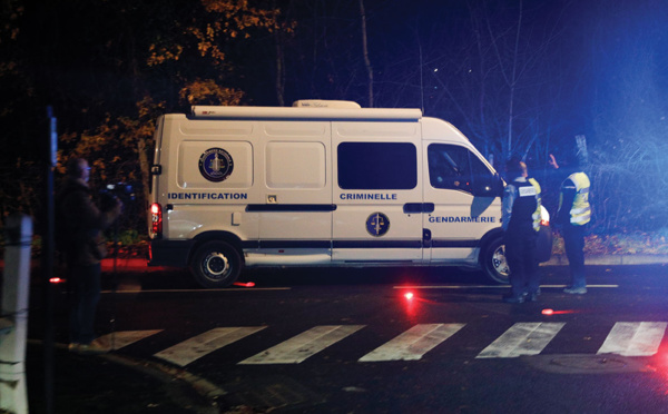 Val-d'Oise: un homme retranché tue sa femme, avant de se suicider