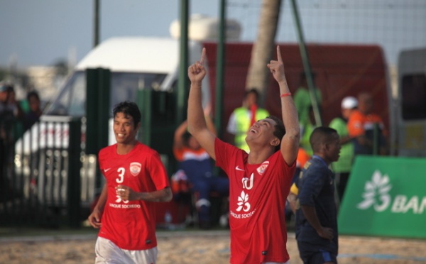 Beach Soccer: les Tiki Toa l'emportent 8 à 3 face à l'équipe de France