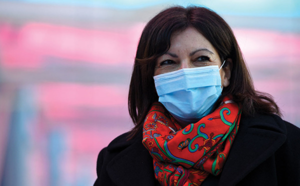 2022: Anne Hidalgo lance sa plateforme lors d'une visite à Douai