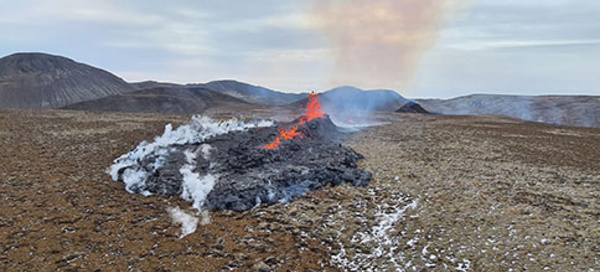 L'éruption en Islande s'étend encore avec une troisième faille volcanique