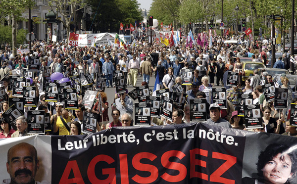 1er-Mai syndical: des dizaines de milliers de manifestants retrouvent la rue malgré le Covid-19