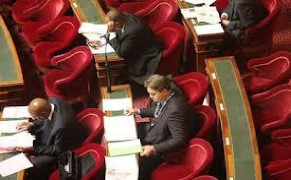 Le texte sur le statut de la Nouvelle-Calédonie voté en commission au Sénat