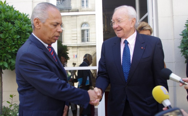 Gaston Flosse rencontre Victorin Lurel et reçoit l'assurance d'un soutien de l'Etat aux efforts du Pays