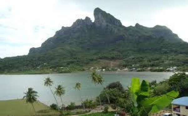 Bora Bora: Un pont s'ecroule sous le poids de 16 passants