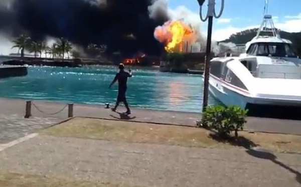 Bora Bora: Un spectaculaire incendie ravage la place Turai