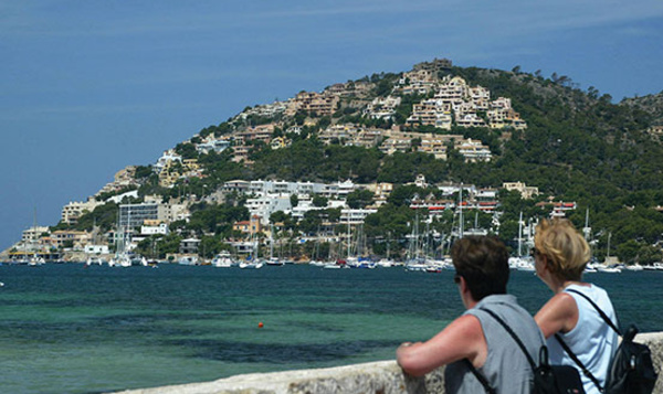 Espagne: foyer géant de Covid-19 après un voyage étudiant aux Baléares