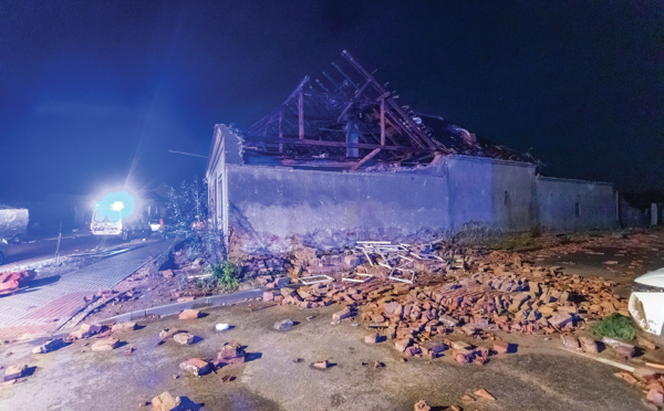 République tchèque: une tornade fait au moins cinq morts, des dizaines de blessés