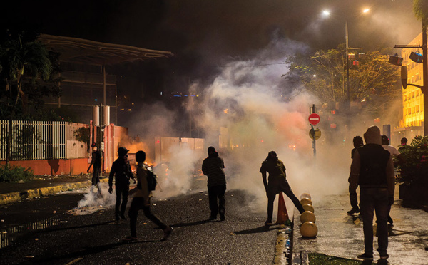 Martinique: violences et pillages à Fort-de-France