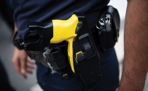 27 décharges de taser: trois policiers mis en examen pour des violences sur un jeune homme