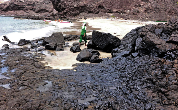 Yémen: un pétrolier abandonné coule, nappe de pétrole dans le golfe d'Aden