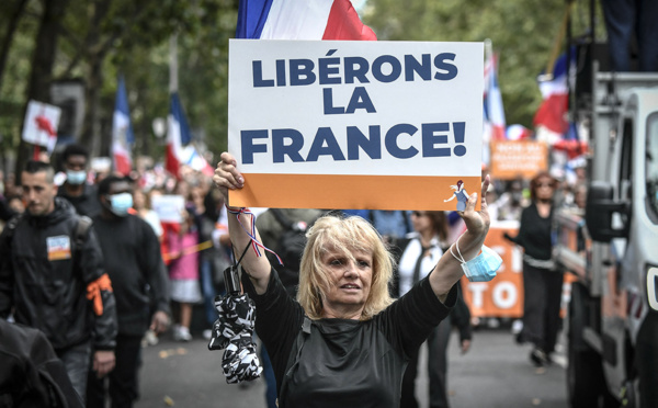 Manifestations hétérogènes contre le pass sanitaire en France pour le 4e week-end consécutif