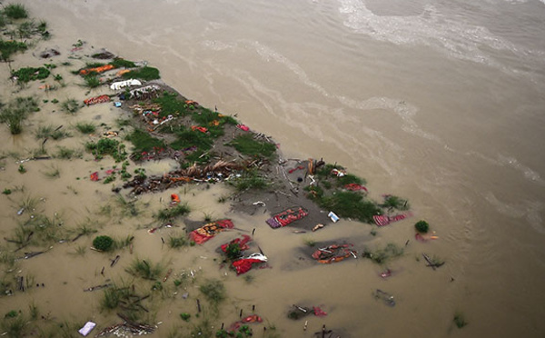 Inde : des milliers de personnes évacuées de leurs villages inondés