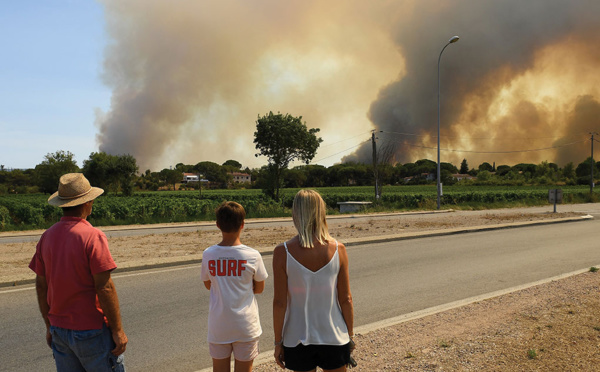 Le bilan de l'incendie de la Côte d'Azur s'alourdit à deux morts