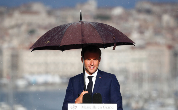 Macron annonce des aides pour Marseille mais sans "chèque en blanc"