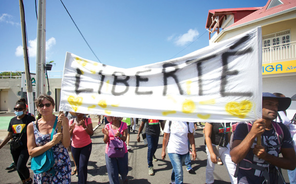 Guadeloupe: protestations au CHU contre l'obligation vaccinale