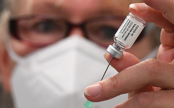 Covid-19: un "nombre important" d'échecs du vaccin Janssen repéré en France