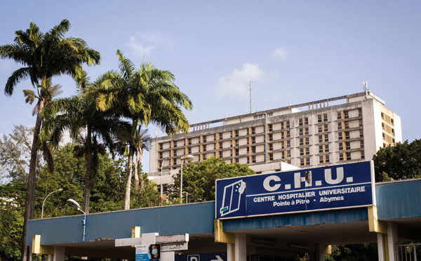Guadeloupe: les autorités sanitaires dénoncent "des actions de sabotage" au sein des hôpitaux