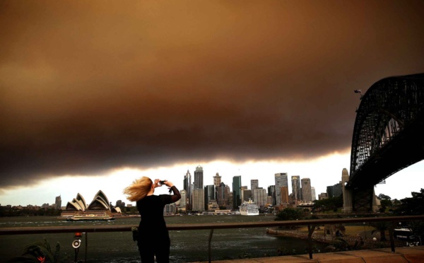 Australie: les pompiers progressent face aux feux, malgré des conditions extrêmes