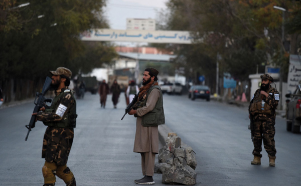 Afghanistan: attaque suicide contre l'hôpital militaire de Kaboul, au moins 19 morts