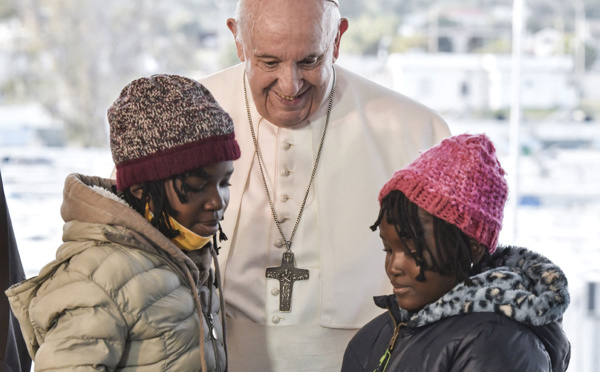 Migrants: le pape François appelle à Lesbos à mettre fin à un "naufrage de civilisation"