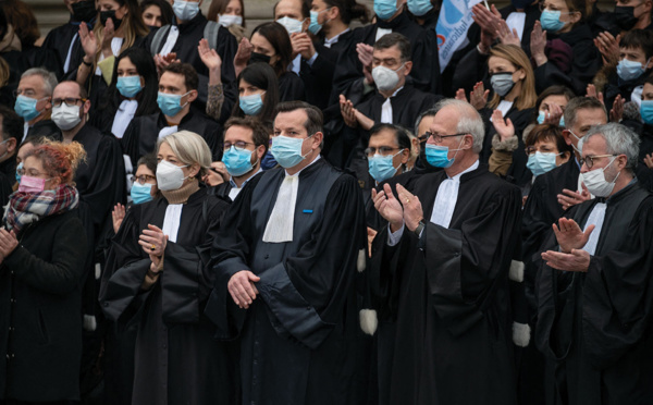 En "souffrance", la justice dans la rue pour réclamer des moyens "dignes"