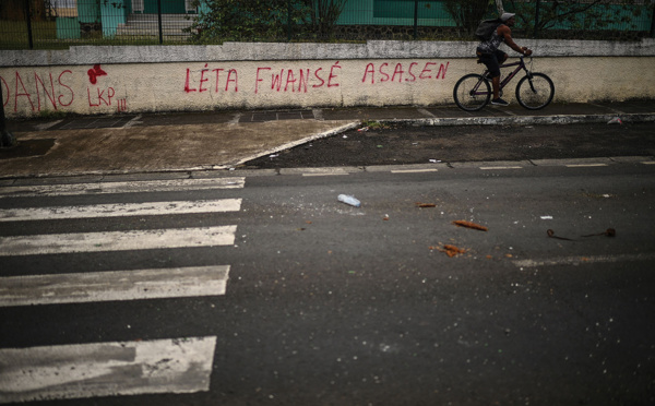 Guadeloupe: sept nouvelles arrestations après l'attaque d'un local des douanes