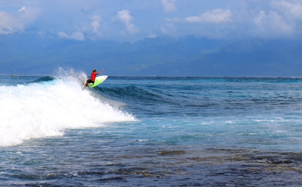 ‘Surf Camp’– une semaine de découverte du surf de récif à la presqu’île