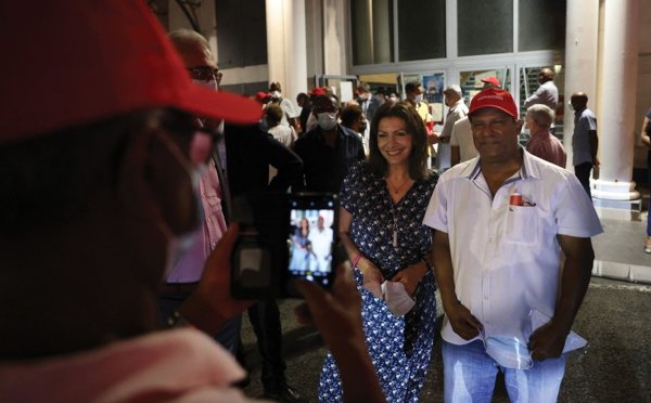 En Guadeloupe, Hidalgo mène campagne pour conjurer le défaitisme