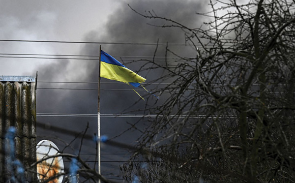 Ukraine: Zelensky demande une aide militaire sans restriction à l'Otan contre les forces russes