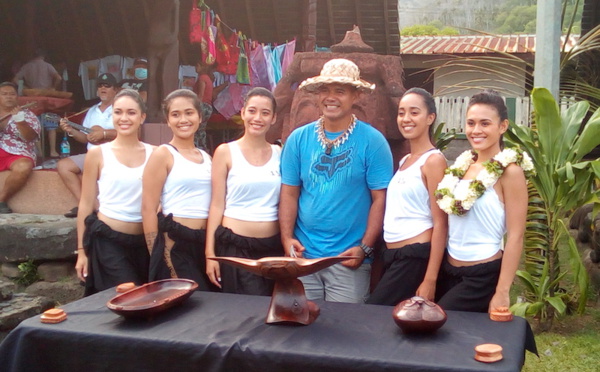 Dernière escale des Miss Marquises à Hiva Oa