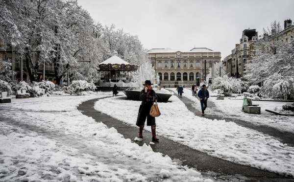 Inhabituelle neige de printemps dans une vingtaine de départements: circulation perturbée