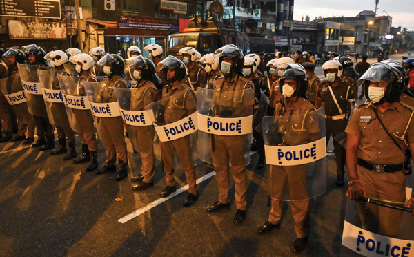 Sri Lanka: démission en bloc du gouvernement après l'échec du couvre-feu