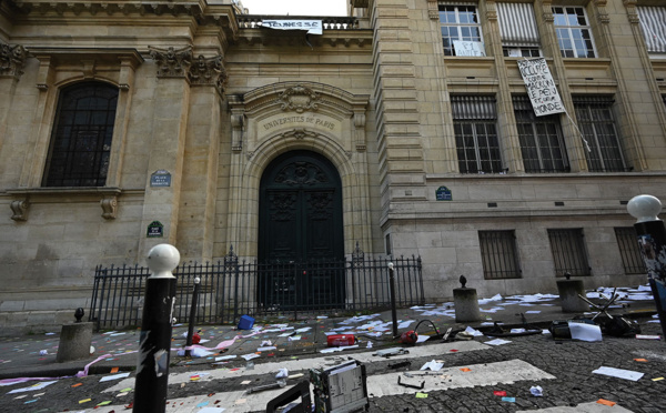 "La Sorbonne, elle est à qui?": des centaines d'étudiants contre le "faux choix" du second tour