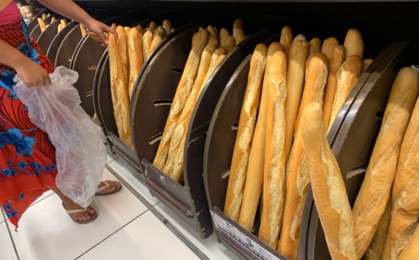 La baguette à 60 Fcfp, le sujet relancé