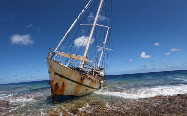 ​À Arutua, le Pays veut retirer le voilier après le thonier