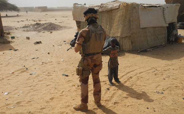 Mali : des "mercenaires" russes filmés en train d'enterrer des corps (armée française)