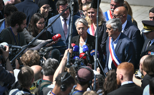 Gouvernement: "on prendra le temps qu'il faut", avertit Borne, "le travail continue", assure Macron