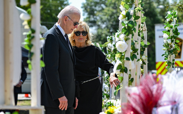 ​Biden à Uvalde sur les lieux de la tuerie