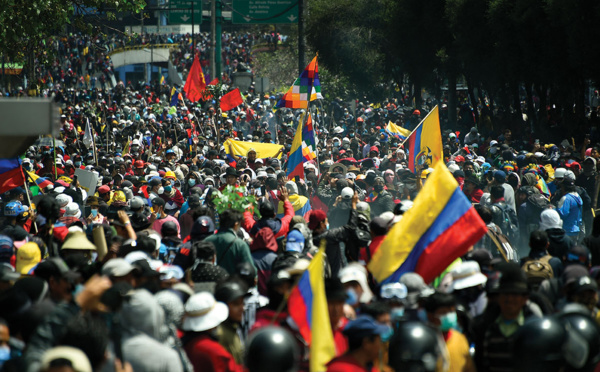 Equateur: les manifestants indigènes maintiennent la pression sur le gouvernement