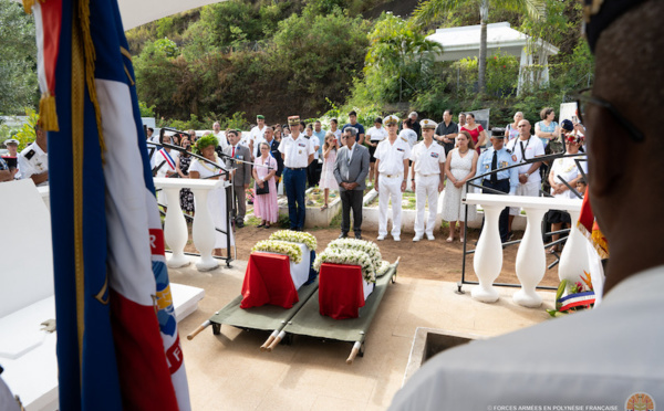 ​Les honneurs militaires aux deux Poilus polynésiens