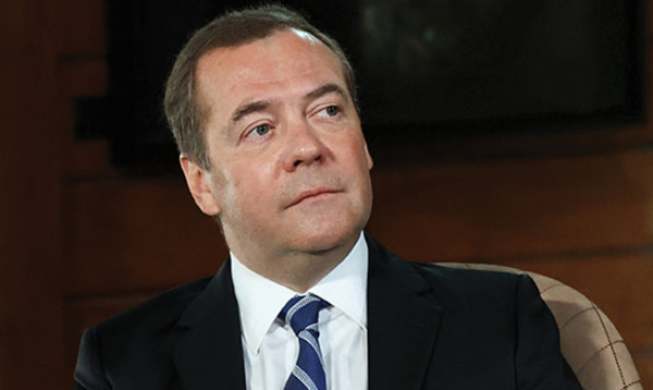 L'ex-président russe Medvedev évoque le recours à l'arme nucléaire