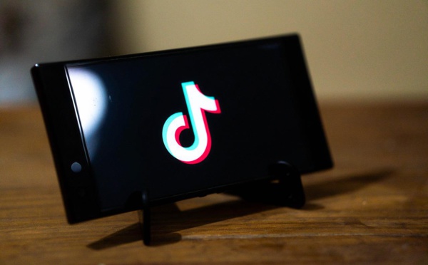 "Jeu du foulard": TikTok poursuivi en justice après la mort de deux fillettes américaines