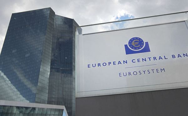 La BCE, plus agressive que prévu, met fin à l'ère des taux négatifs