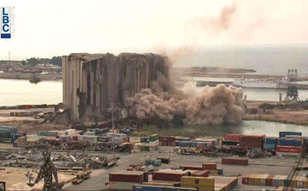 Effondrement de silos à grains au port de Beyrouth